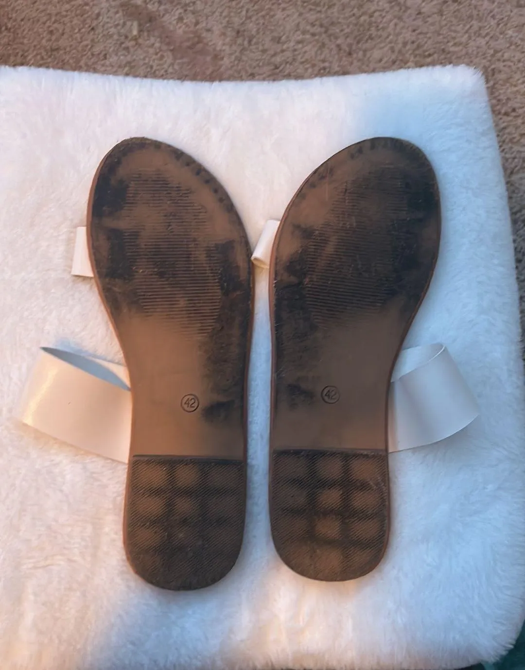 White Slip On Sandals Size 9.5 - Image 2