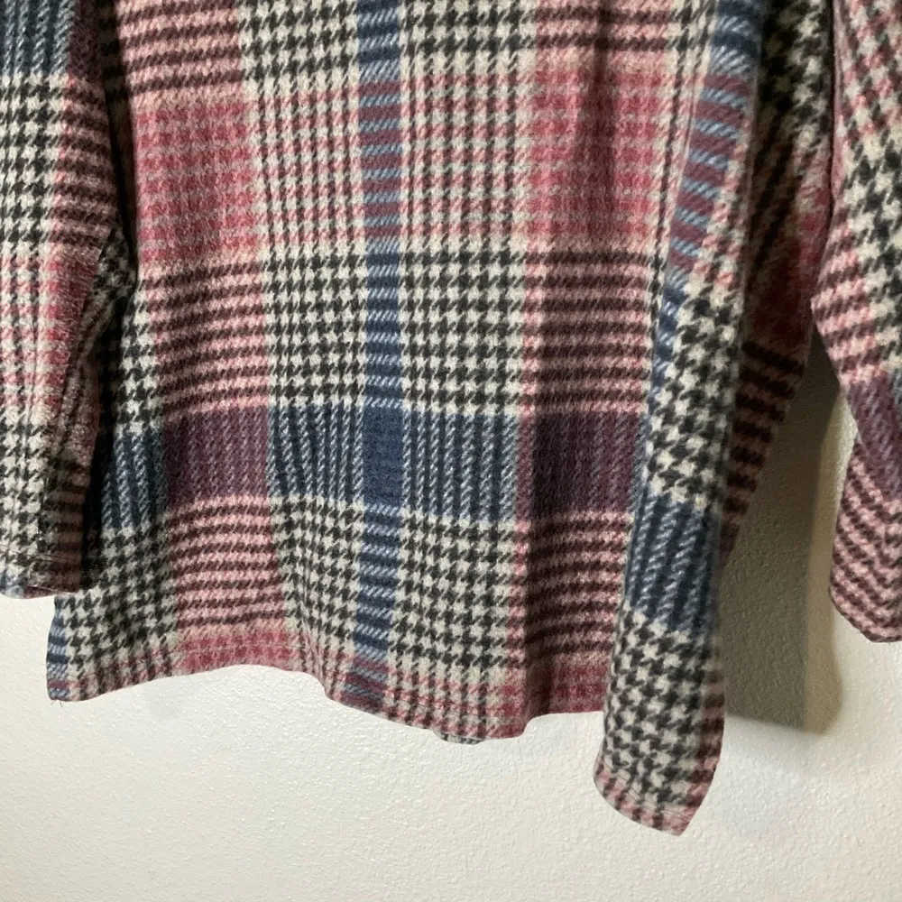 First Love  Brushed Plaid Button‎ Up Shacket Womens Medium - Image 8