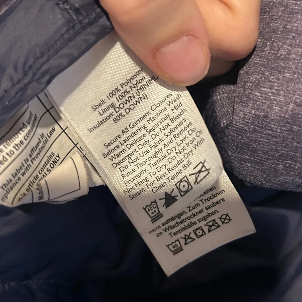 Eddie Bauer Women's CirrusLite Down Packable Parka in Heather navy blue - Image 7