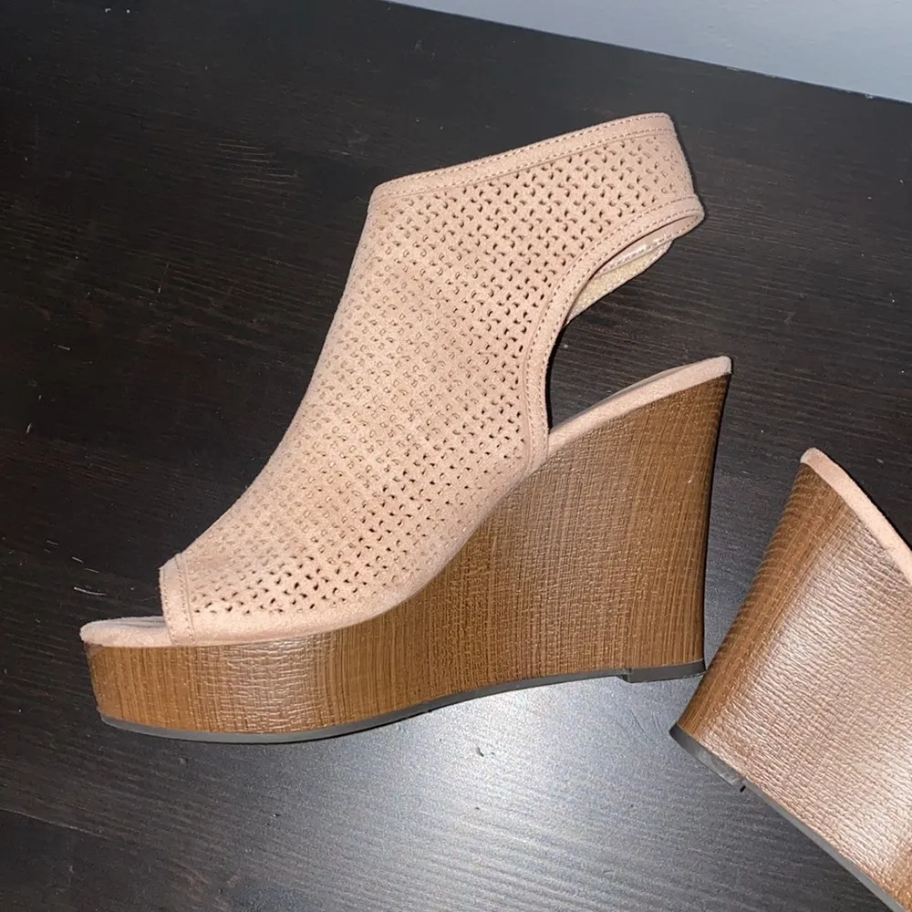 Indigo rd. Pink Wedges - Image 2