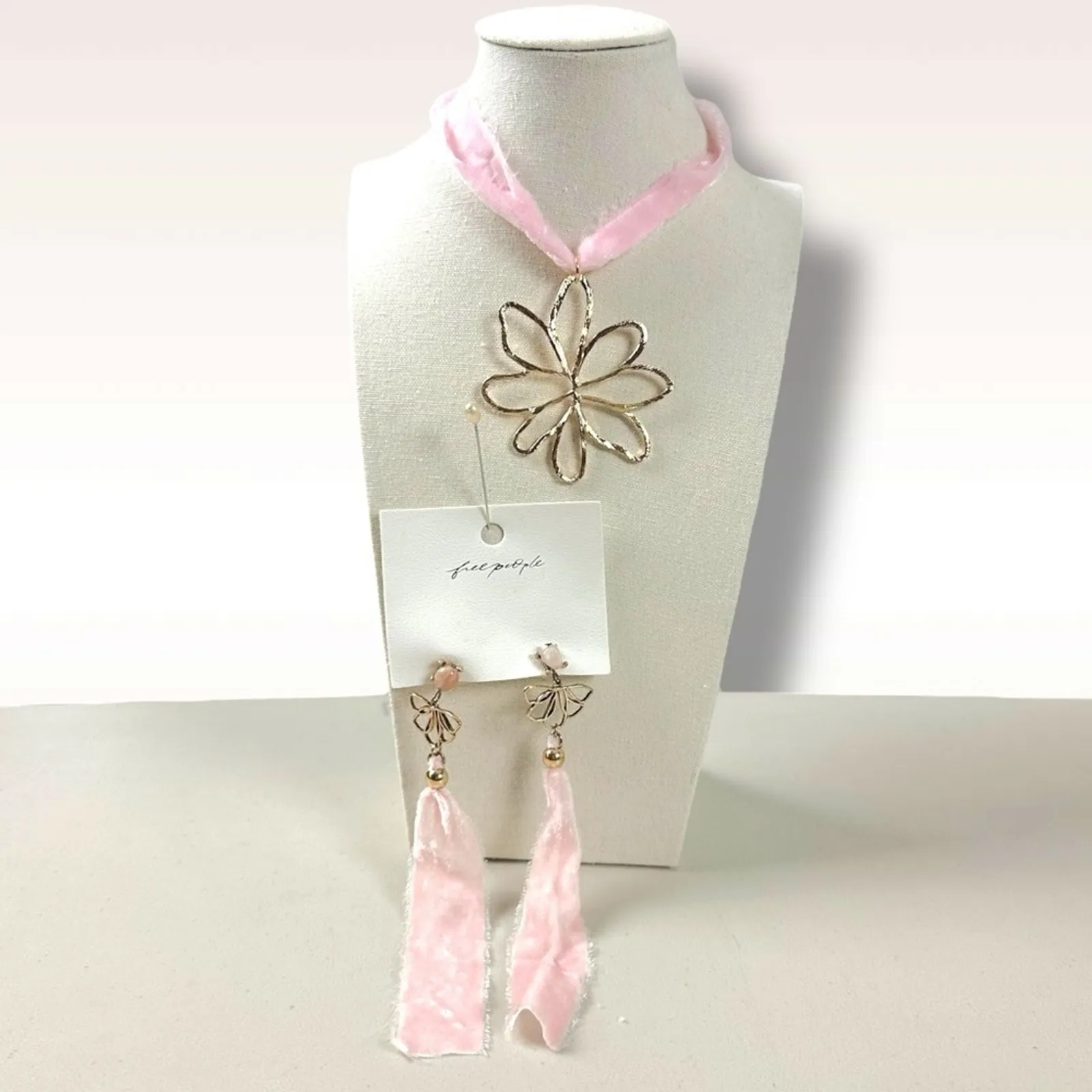Free People Annabelle Choker & Lulu Dangles Set Blush Pink Fairy Dainty  NWT - Image 5