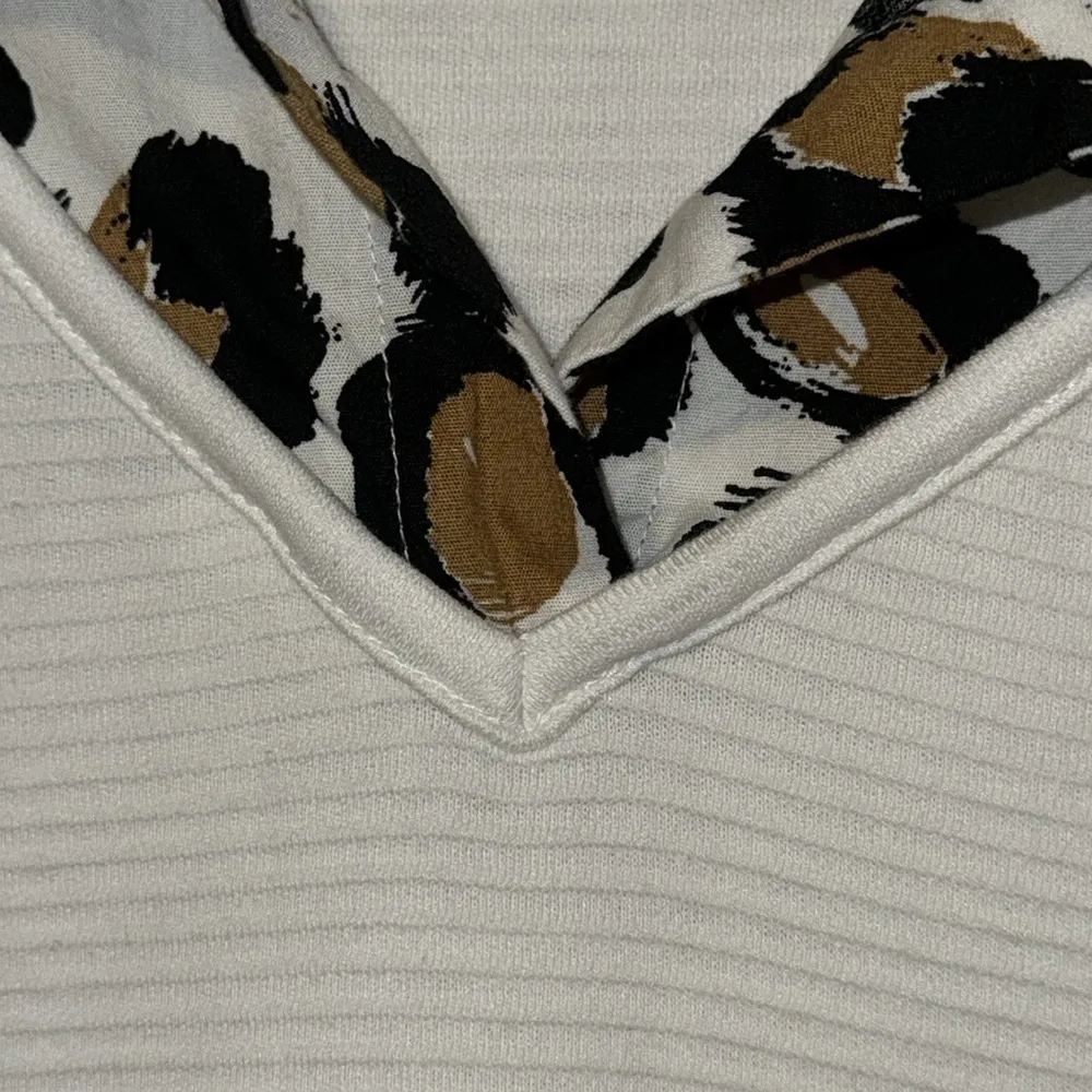 Kim Rogers Ribbed V-Neck Tunic Top w Animal Print Collar & Hem Women’s M - Image 3