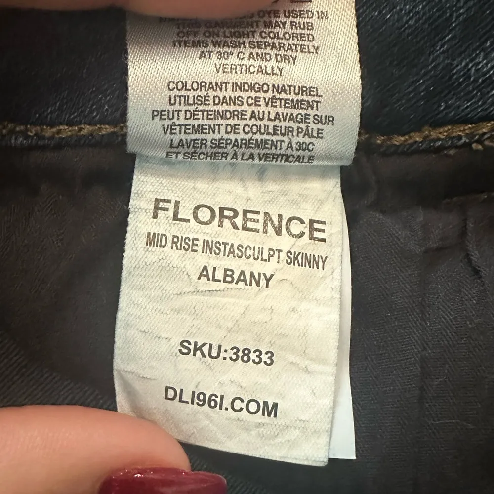 DL1961 Women’s Florence Mid Rise Instasculpt Skinny In Albany Wash Size 25 - Image 8