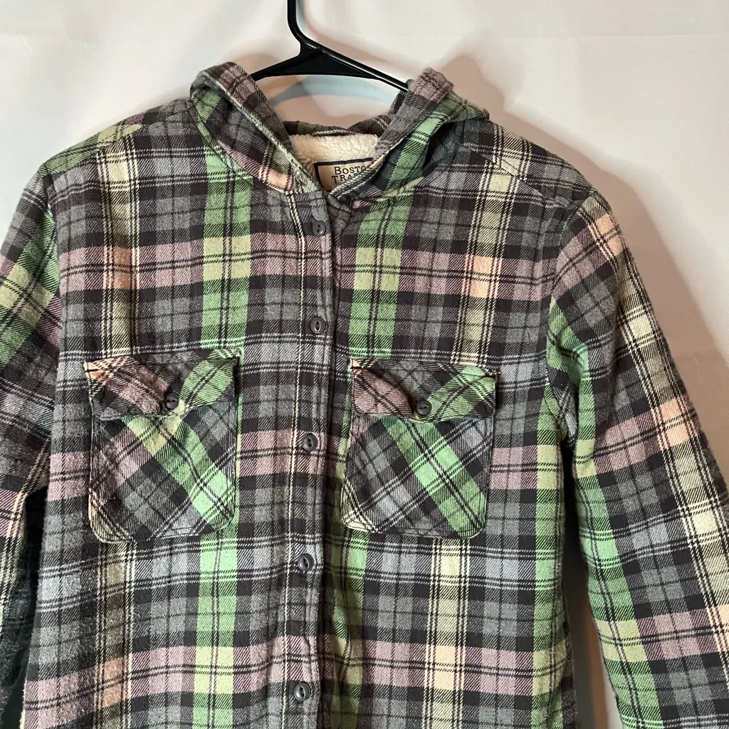 Boston Traders Plaid Fleece lined Hooded Flannel - Image 3