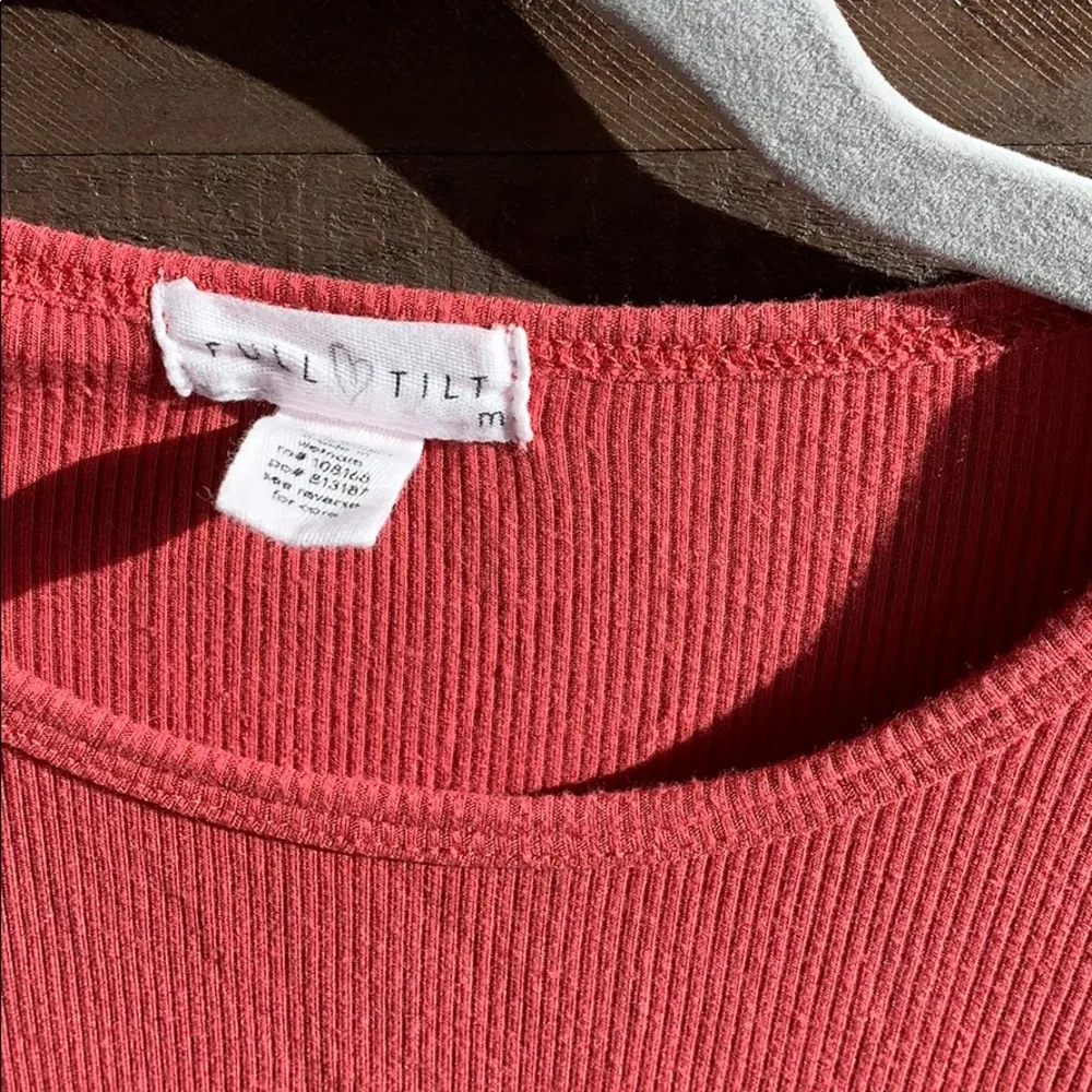 Full tilt top size M fits like S - Image 2