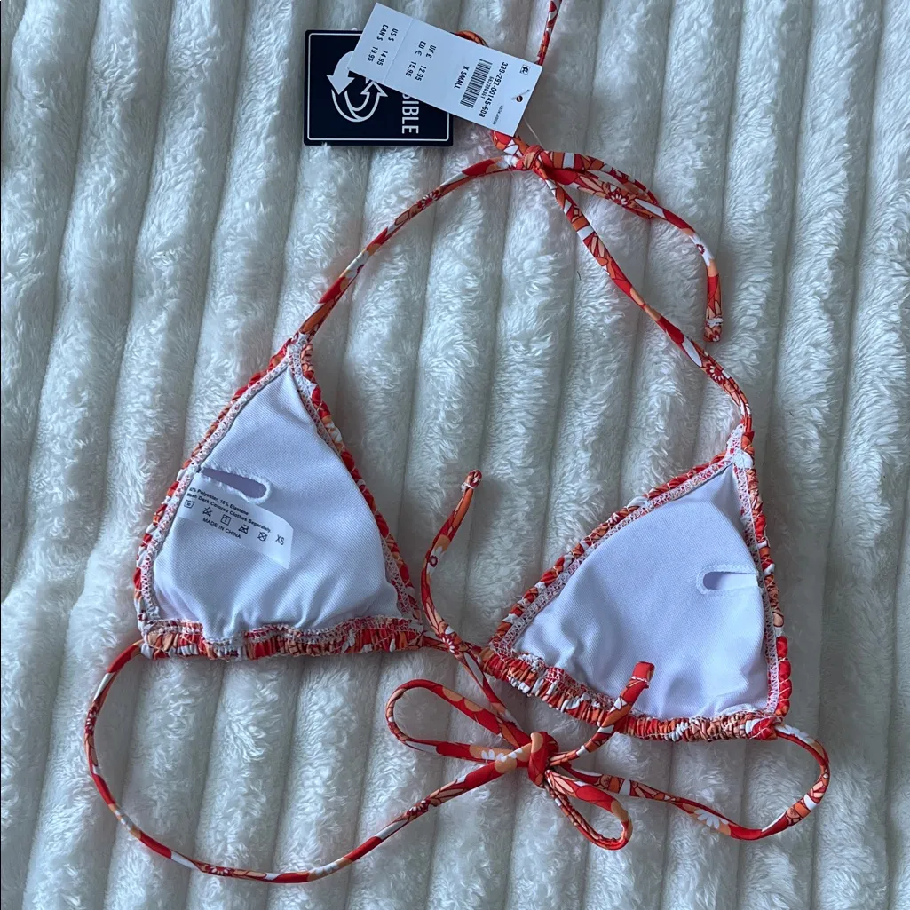 NWOT Red Floral Bikini Top - Image 3