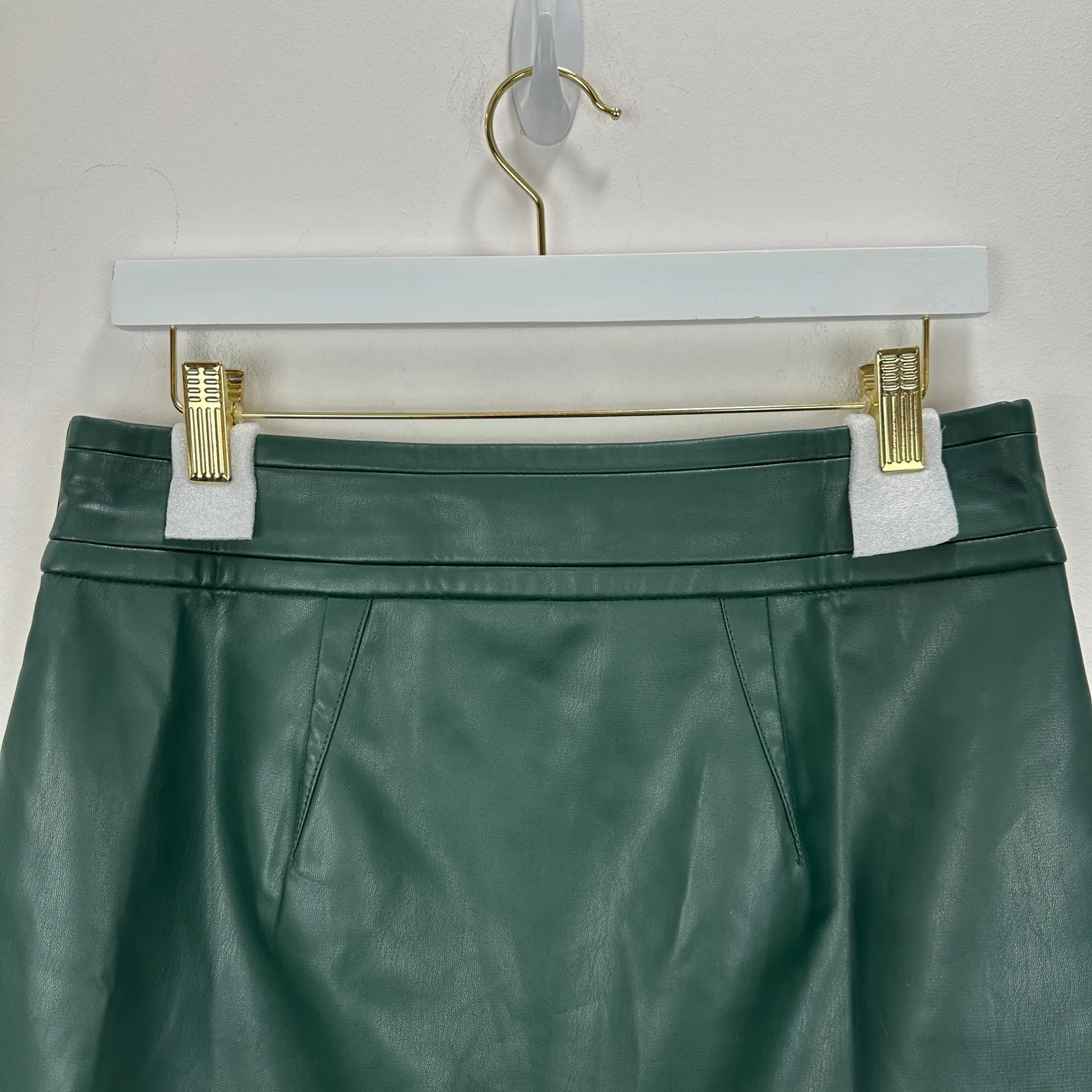 NEW J.Crew Center Pleat Mini Skirt Faux Leather Preppy Academia Green US 6 - Image 9