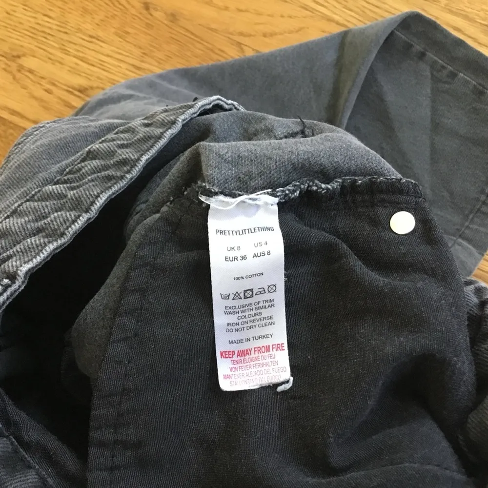 PrettyLittleThing Charcoal Jeans - Image 3