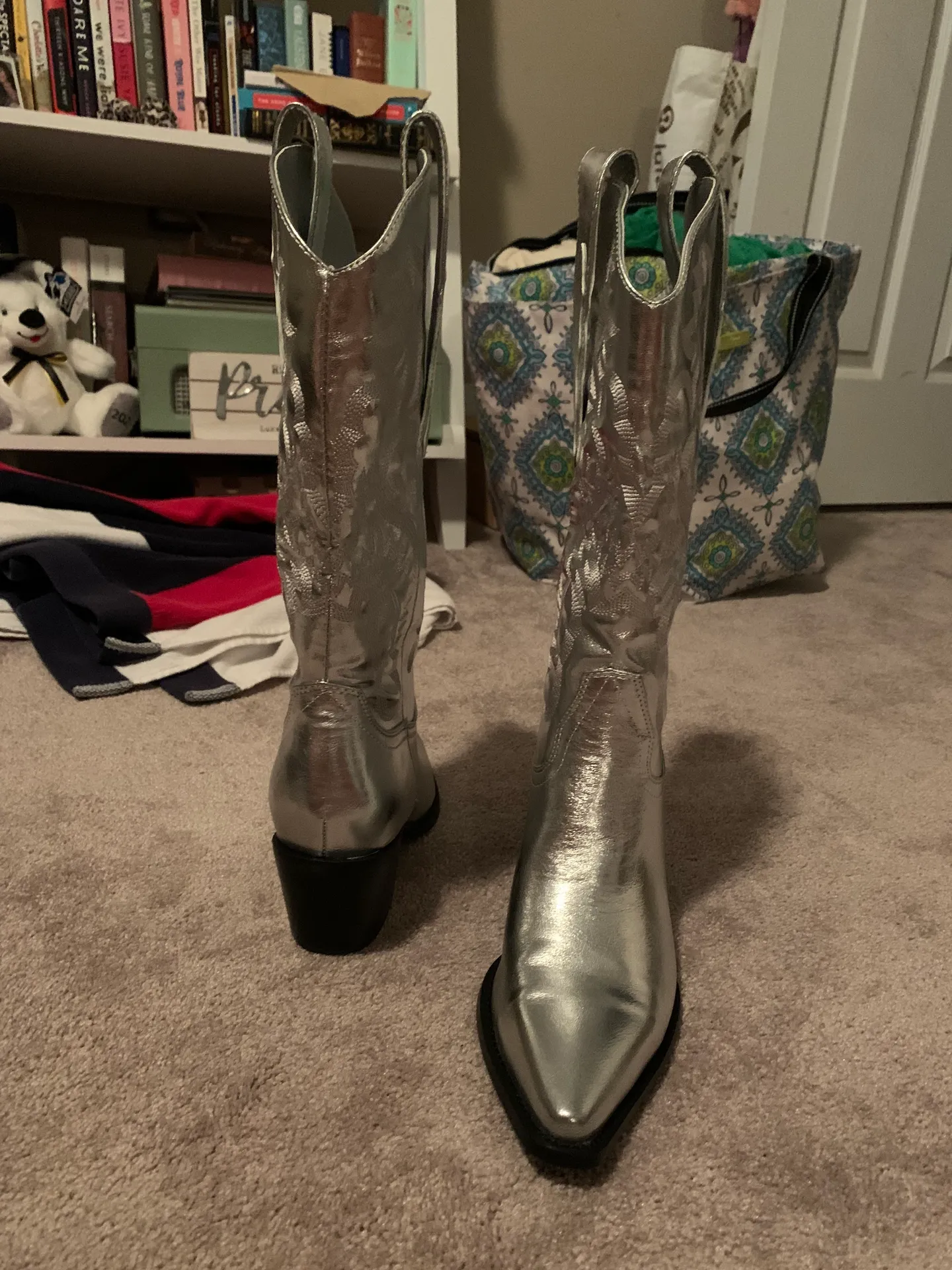 Silver Cowboy Boots Size 9 - Image 5