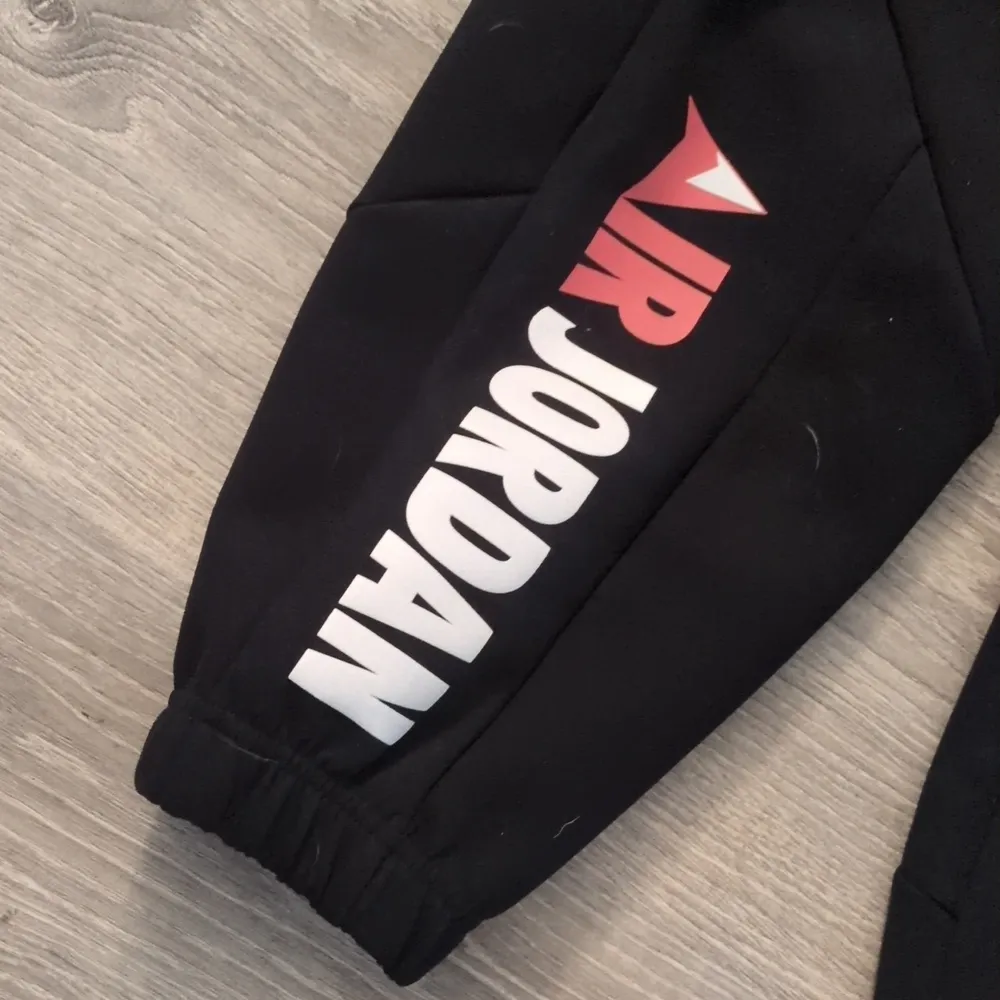 Jordan mountainside black red cargo sweatpants joggers size small - Image 4