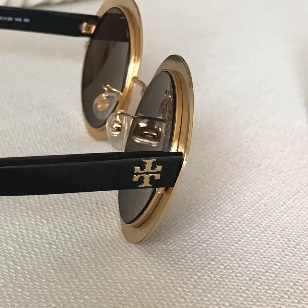Tory Burch Round Geometric Sunglasses With Case, Black / Gold, Retro - Image 9
