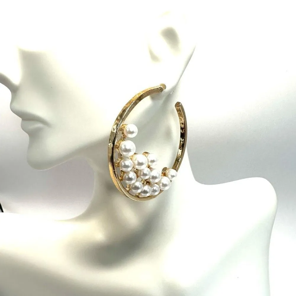 Gold tone faux pearl hoop earrings - Image 4