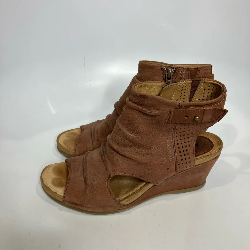 Earth sweet pea leather wedge ankle sandals peep toe womens size 6.5 boho casual Tan - Image 3