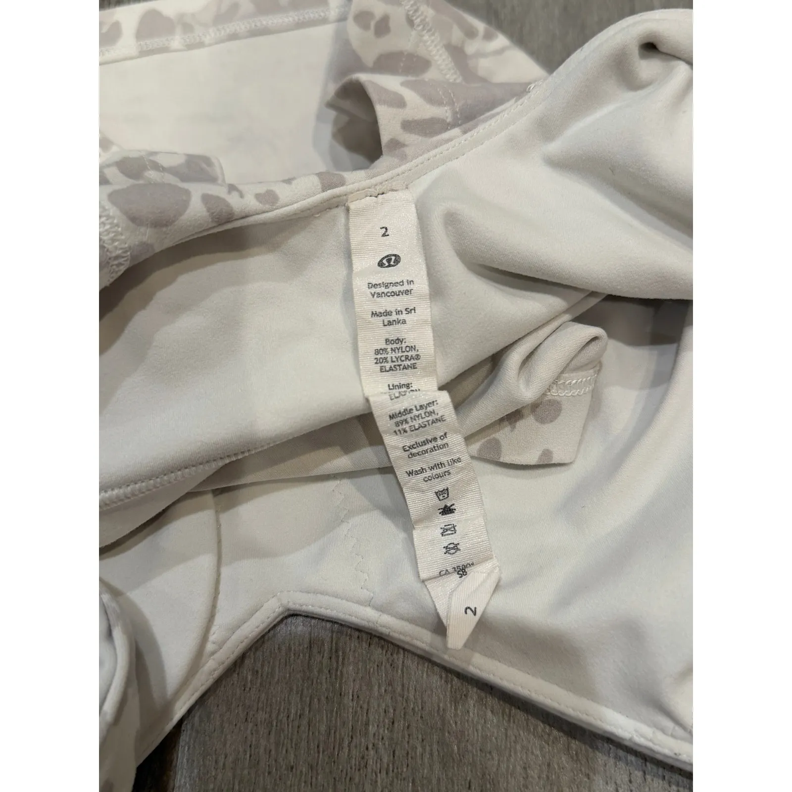Lululemon Align Tank Top Womens Size 2 Antique White Cheetah Camo Padded Sporty - Image 6