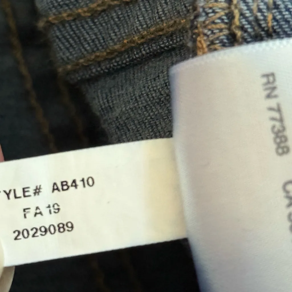 Madewell Maternity Over-the-Belly Skinny Jeans in Hayes Wash | 26 - Image 8