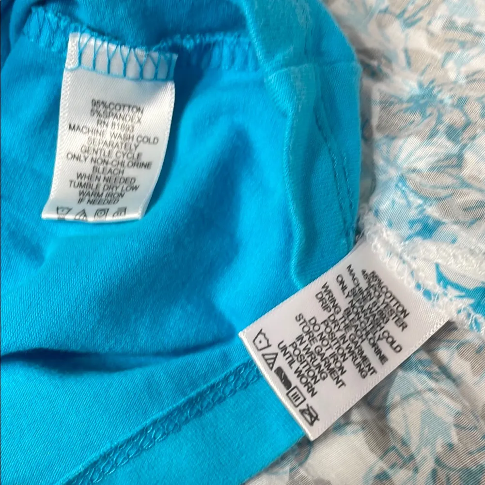 d.co Women's Blue Floral‎ Button Down Shirt - Image 4