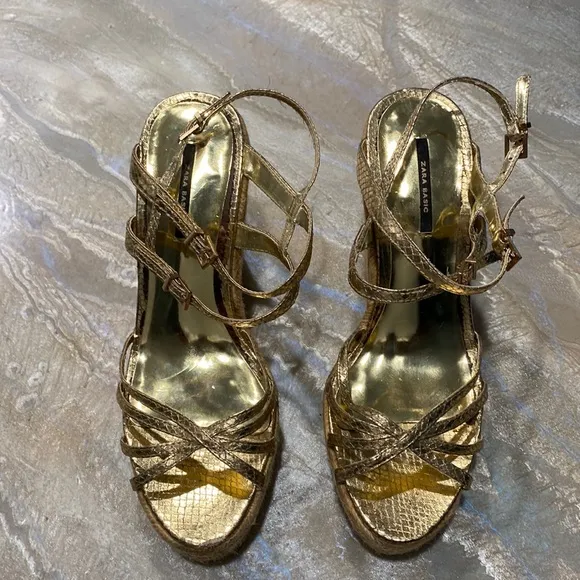 Zara Platform Gold Sandals Size 9 - Image 2