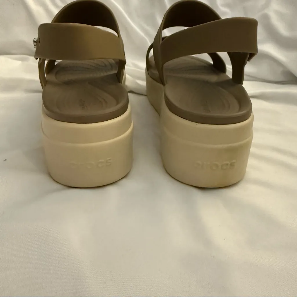 EUC Crocs Brooklyn Low Wedge Sandal - Image 5