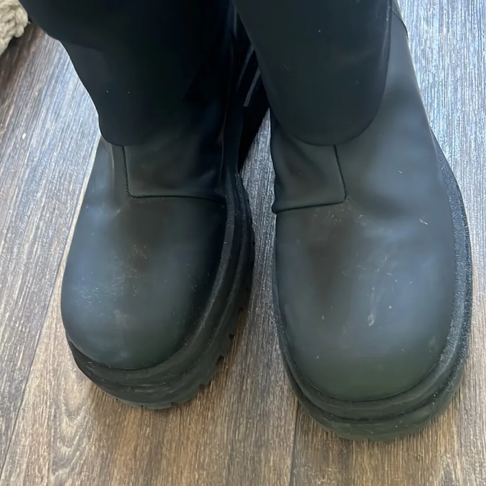 Black Cleia Flatform Neoprene combat boots Size 9 - Image 9