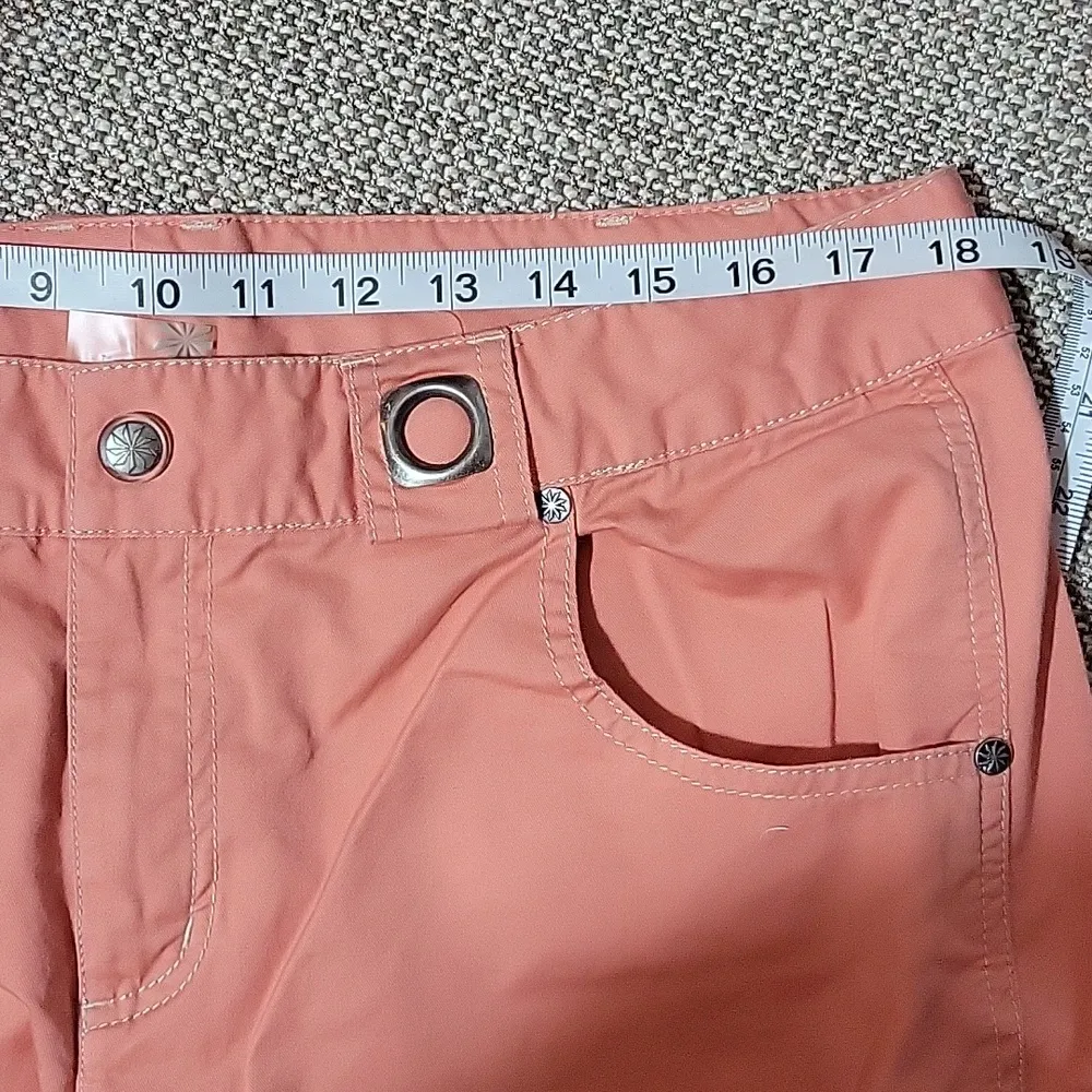 ATHLETA Coral Cargo Shorts Size 14 - Image 11