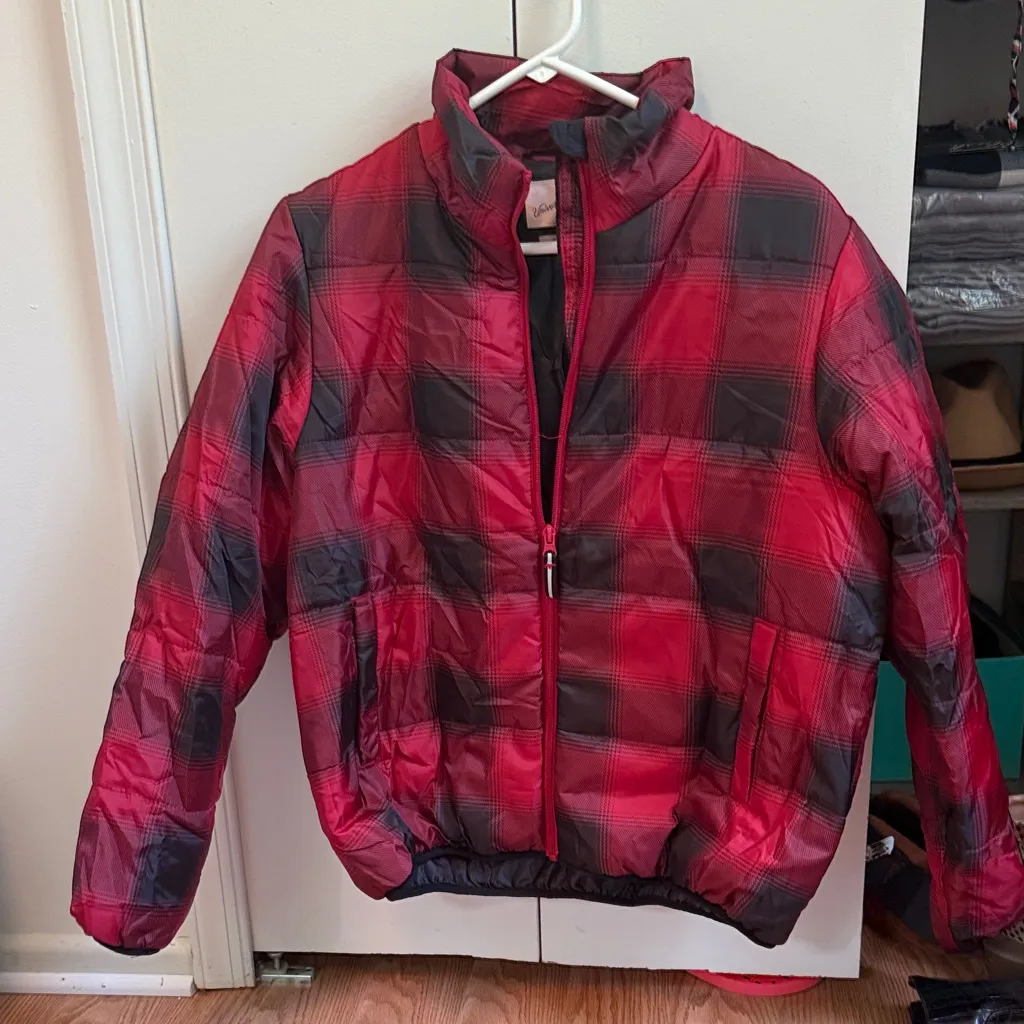 Universal Thread Red Black Buffalo Plaid Puffer Jacket Water Resistant Size S‎ - Image 2