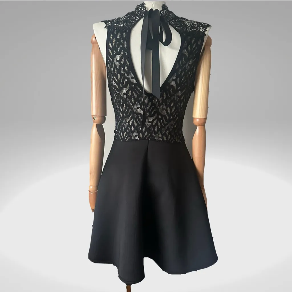 Privately privileged, vintage Elegant Black Lace Dress Size undefined - Image 3