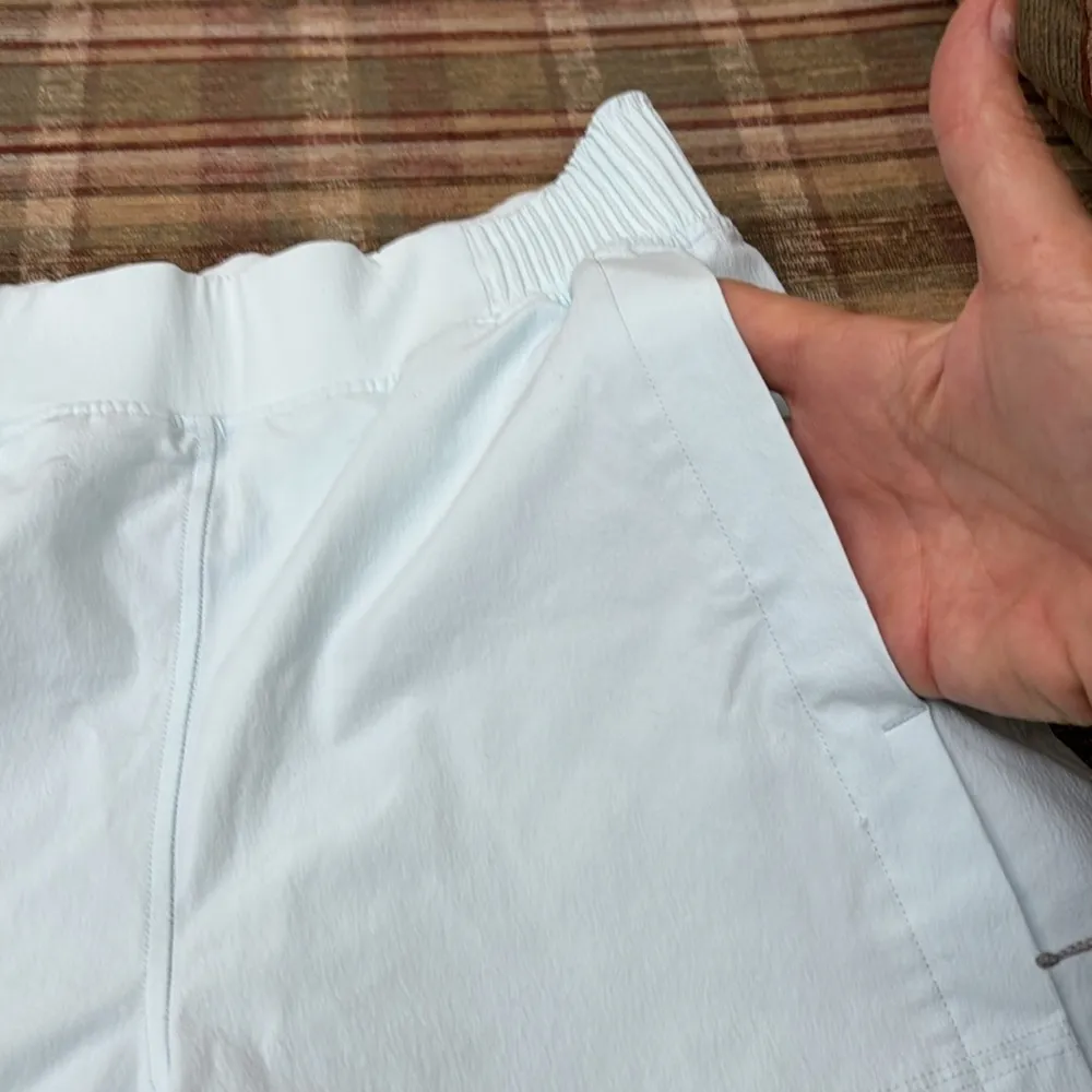 Lululemon light blue new no tag shorts small - Image 3