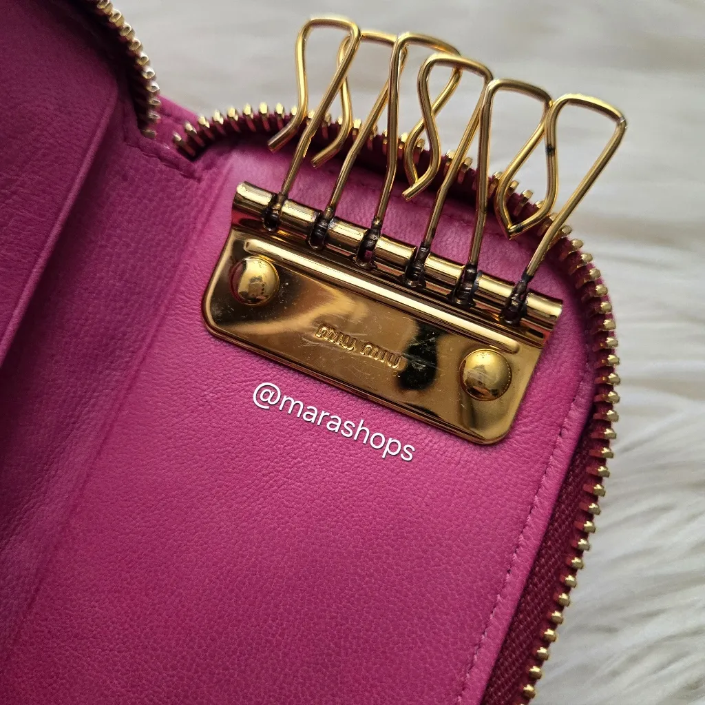 Miu Miu Matelassé Leather Zip Around Key Case Pink - Image 8