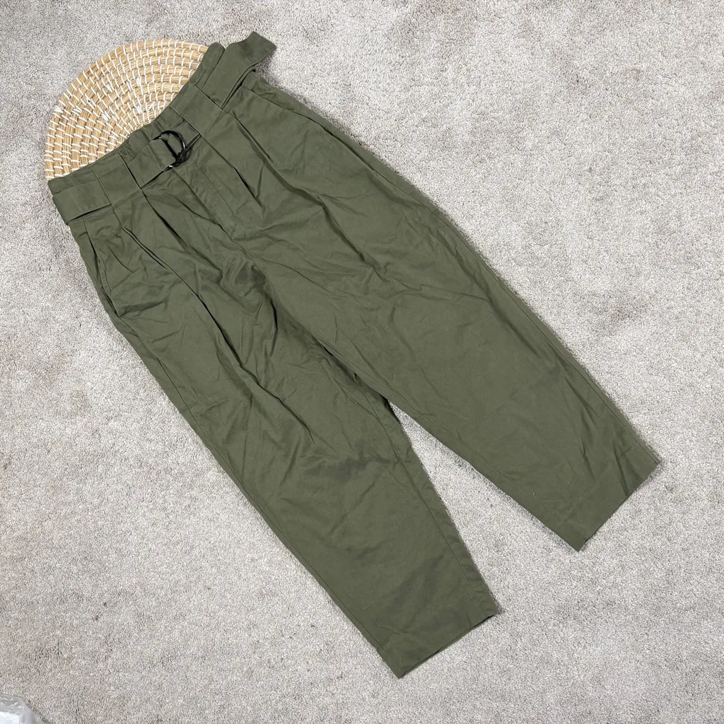 Banana Republic High Rise Tapered Leg Cropped Paperbag Pants Belted in Green 6S - Image 4