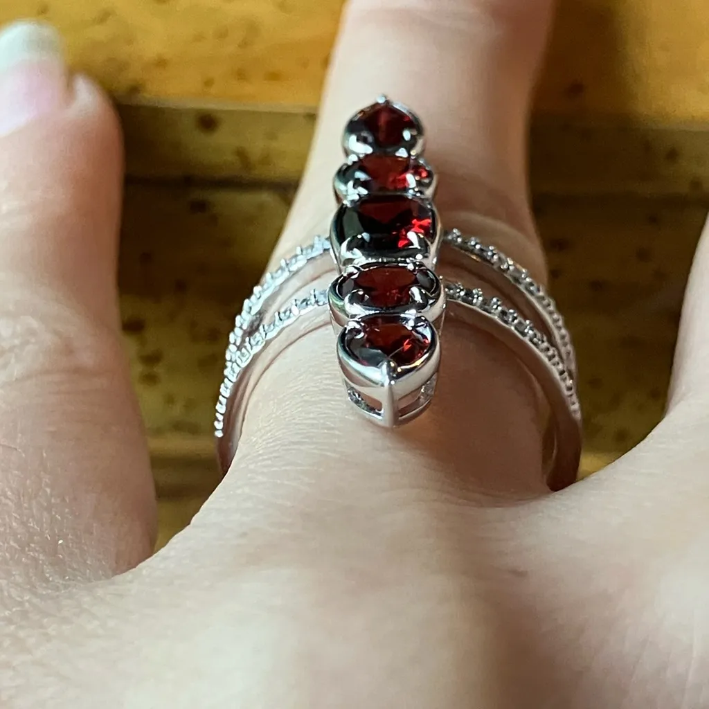 Natural Vermelho Red Garnet Sterling Silver Ring Size 8 - Image 2