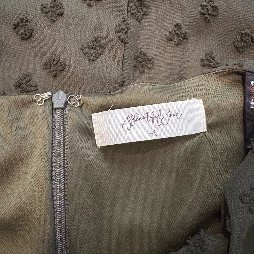 NWT, A Beautiful Soul Olive Flock Spot 3/4 Sleeve Tie Bow V - Image 13