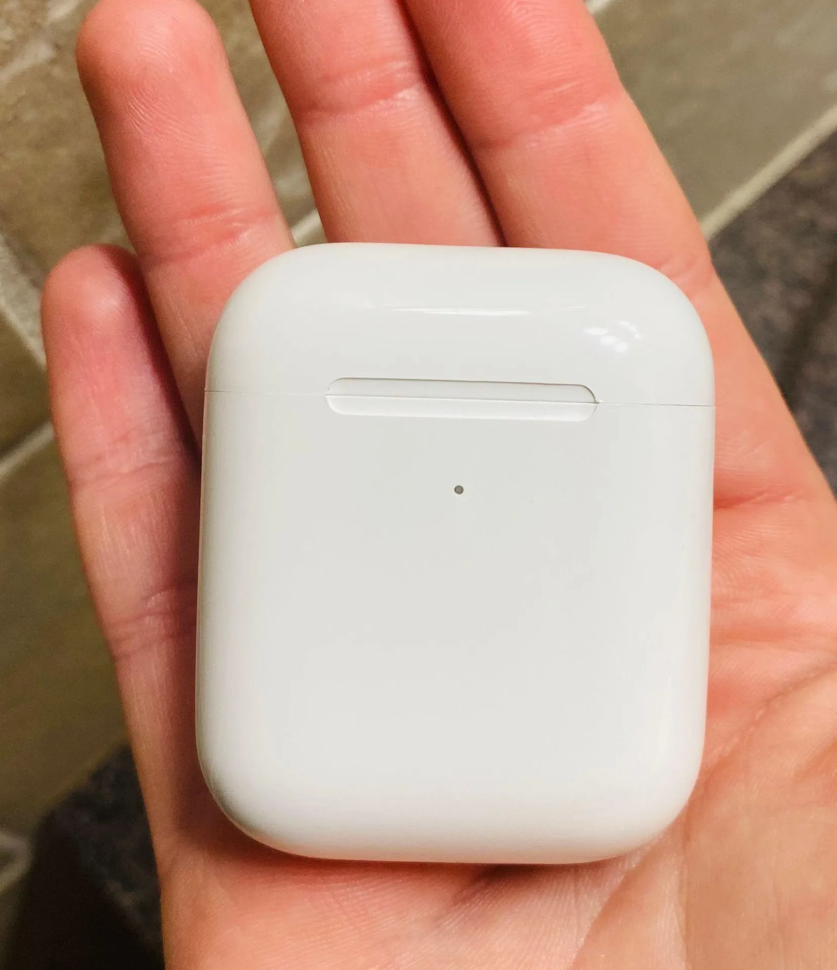 Apple AirPods - Image 2
