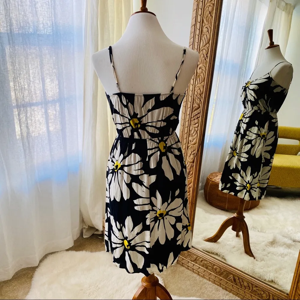 🌼Old Navy🌼Watercolor Daisy Black Strappy Dress - Image 2