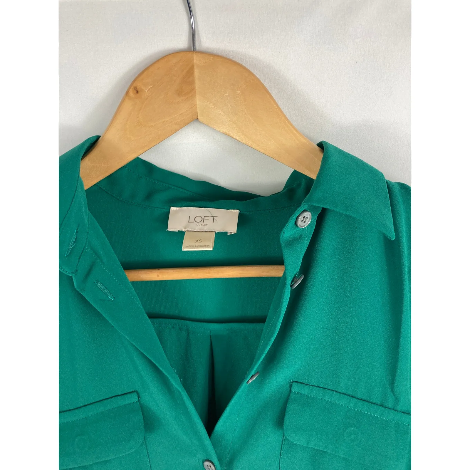 Ann Taylor LOFT Green Long Sleeve Chiffon Button Up Shirt Size XS - Image 2