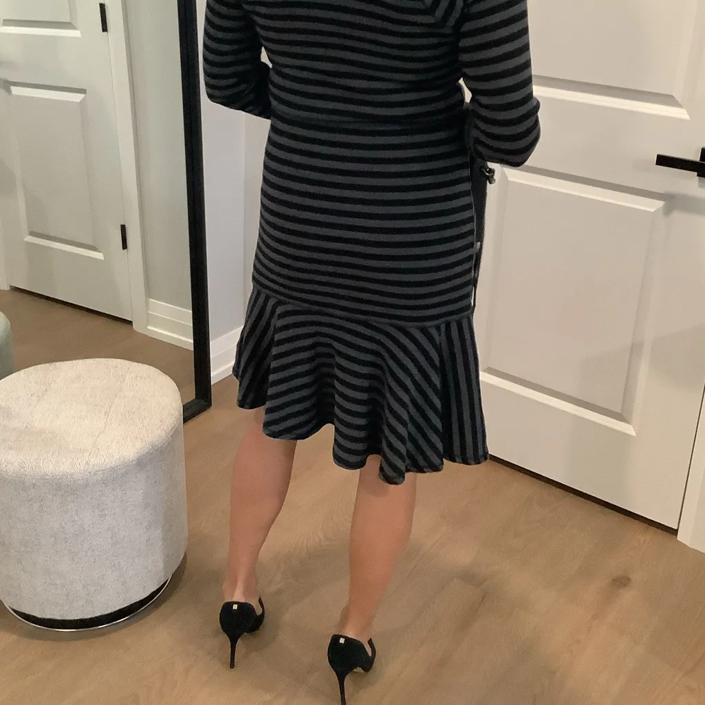 Super CUTE soft comfy long sleeve dress 🖤🤍🖤 - Image 14