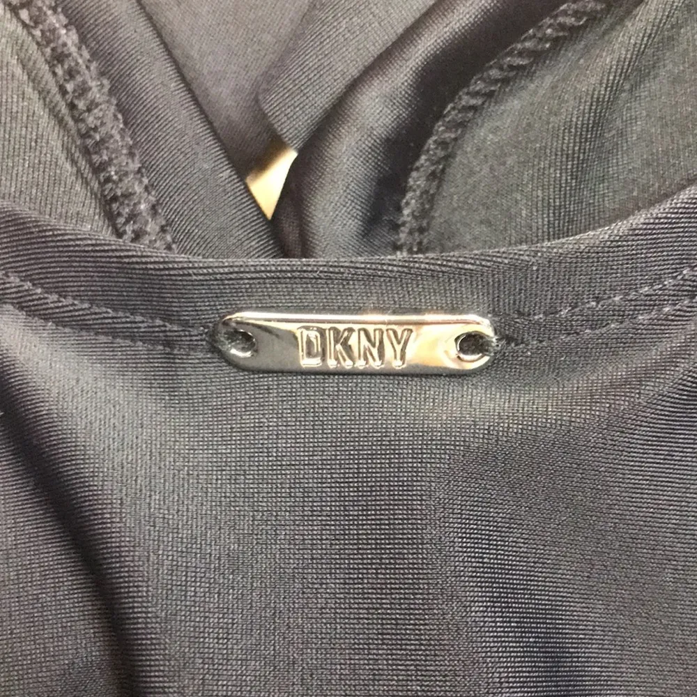 NWT DKNY Women’s Ruffle V-Neck UPF/SPF Sun Protection Black Tankini Swim Top - Image 7