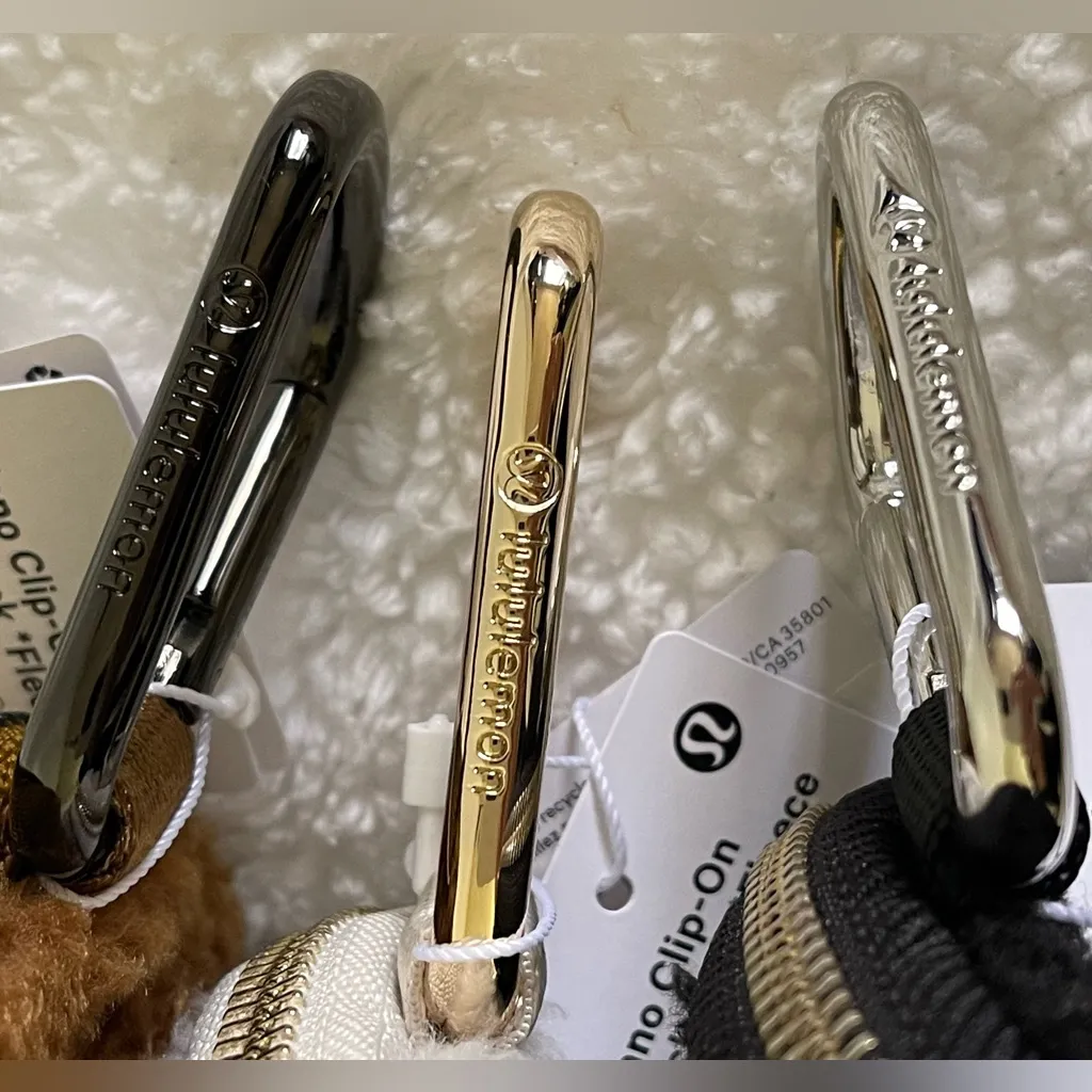 Lululemon Nano Clip-On Backpack Fleece in colors Light Ivory/Burnt Caramel. - Image 7