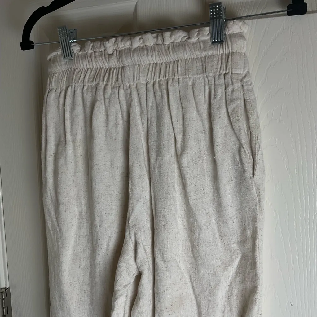 Petal + Pup Hawthorne - Beige
Women's Wide-Leg  linen pants size 2 - Image 9