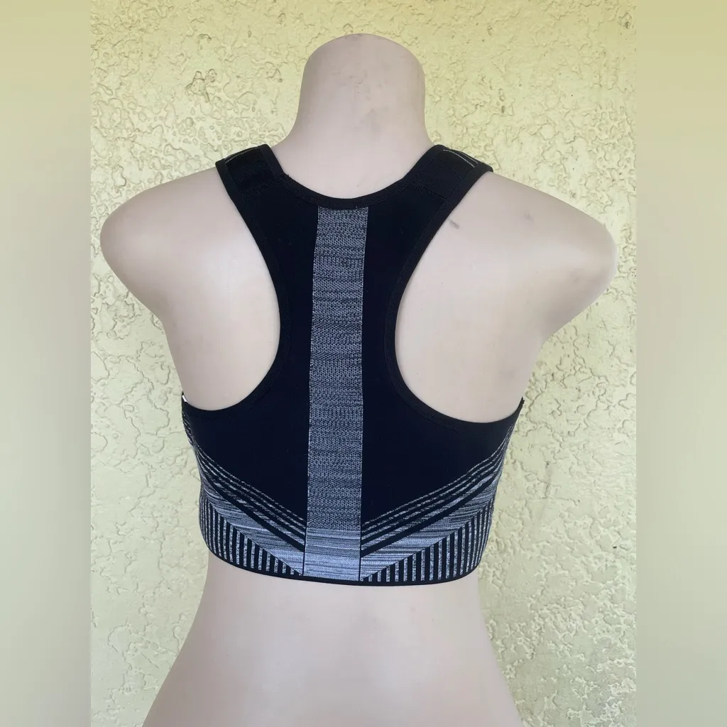 Nike Women's Black and White Patterned Sports Bra - Image 3