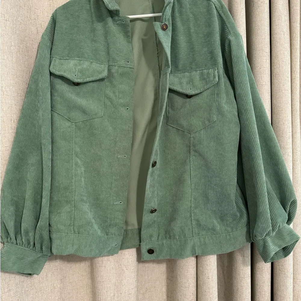 Flap pocket Button Up Front Shirt Size M - Image 2