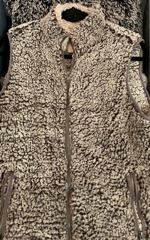 Thread and Supply Gray Sherpa Vest - Image 2