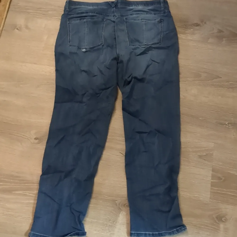 Wit & wisdom distressed jeans size 14 - Image 3