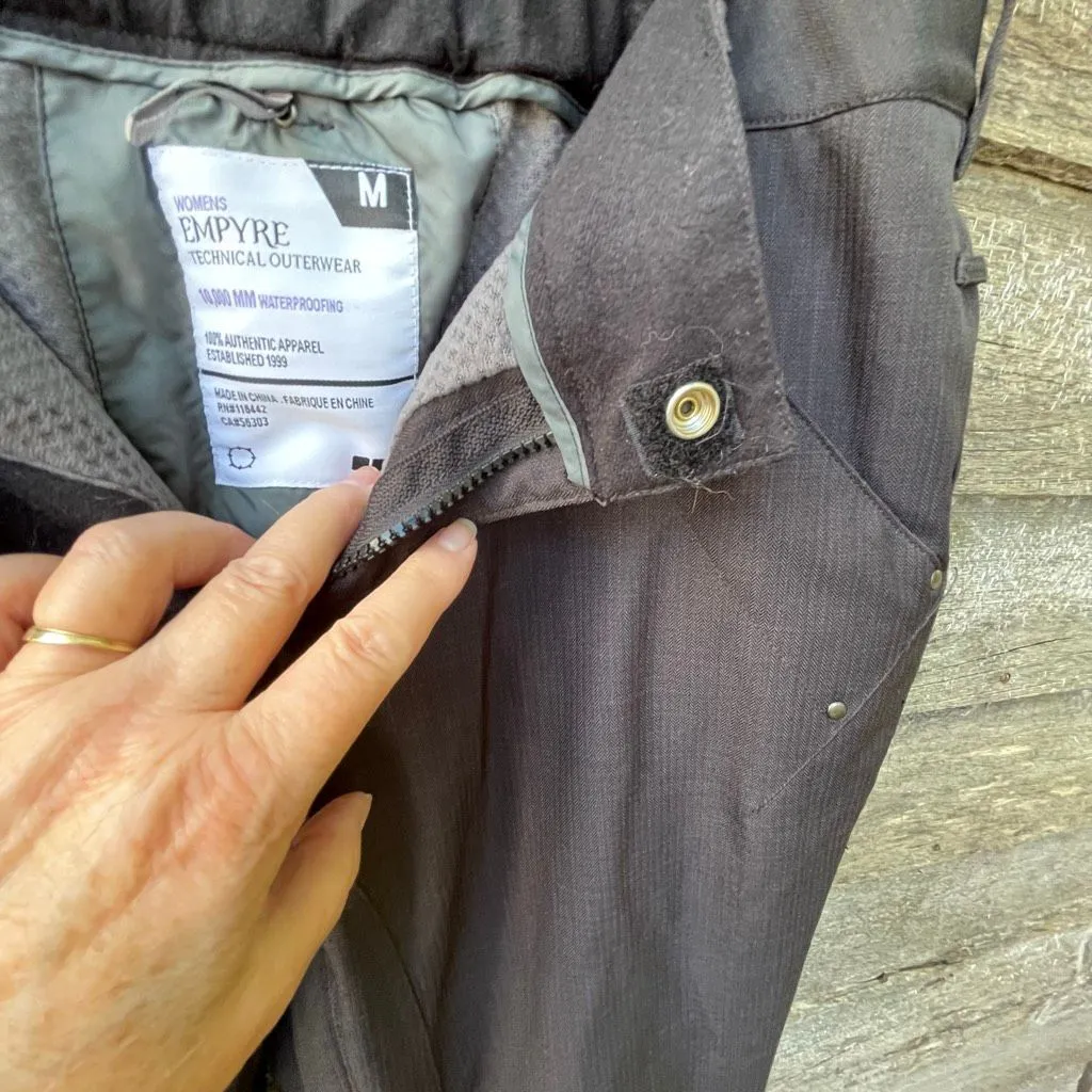 Women’s EMPYRE size M Technical Outerwear snowboarding pants. Black Size M - Image 9