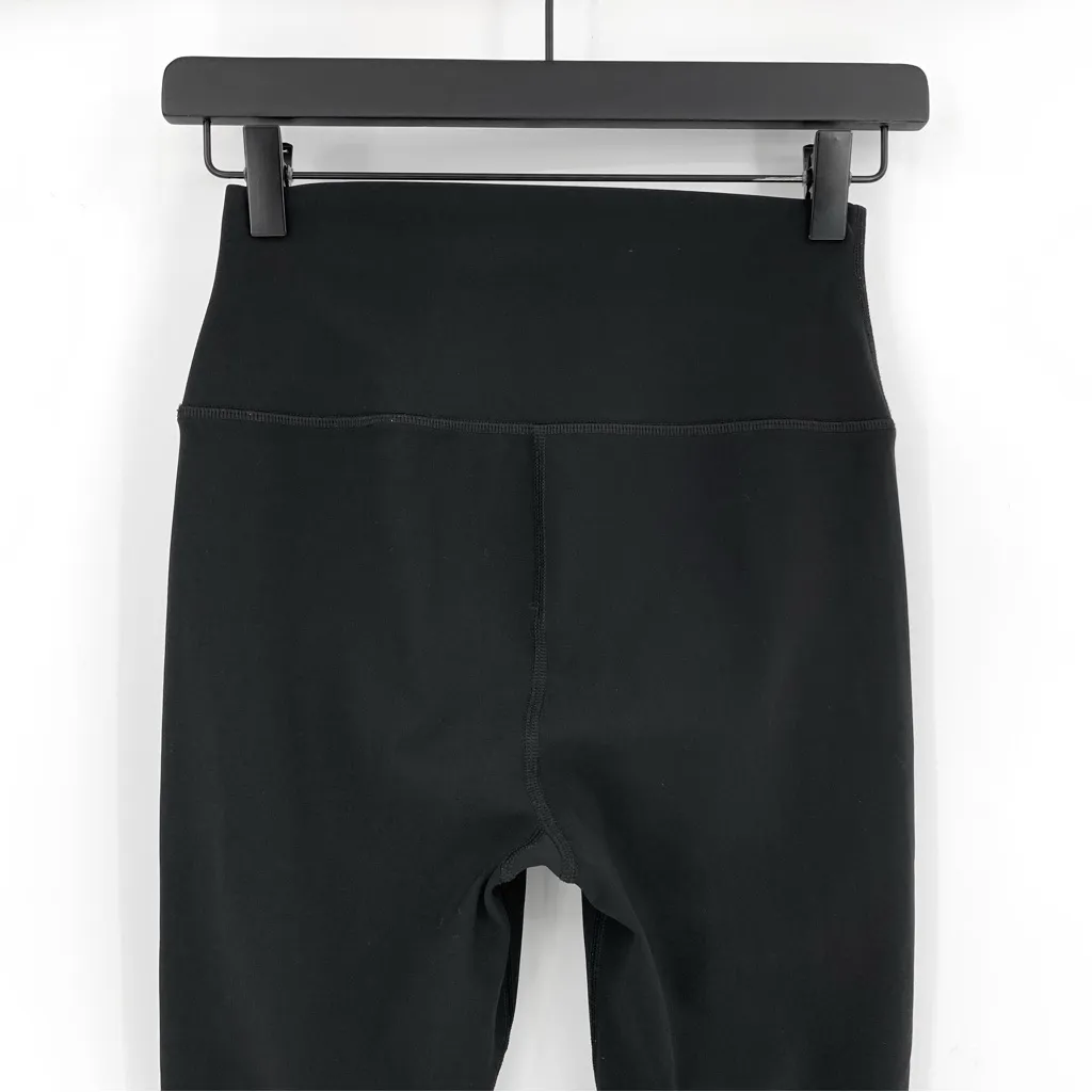 ALO YOGA 7/8 High-Waist Ripped Warrior Black S - Image 7