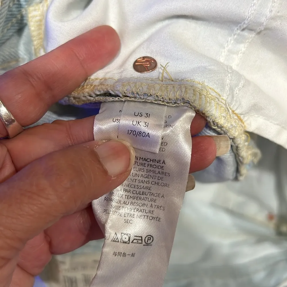 We the Free People Size 31 Mid rise Maggie Distressed Crop Jeans Raw Frayed Hem - Image 12