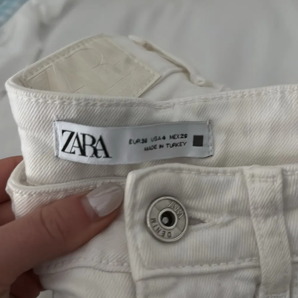 Zara boot cut white jeans - Image 2