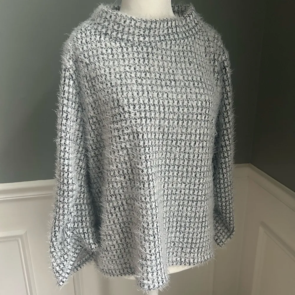 Vince Camuto black/white mock neck fuzzy sweater large - Image 2