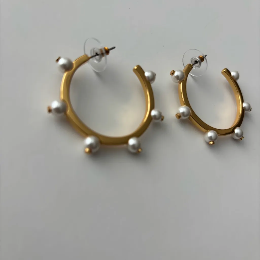 NWOT Lele Sadoughi Gold and Pearl Hoop Earrings - Image 3