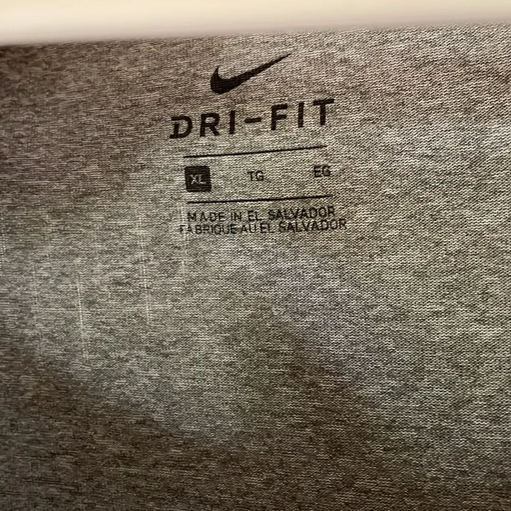 Nike  Tee Shirt - Image 4