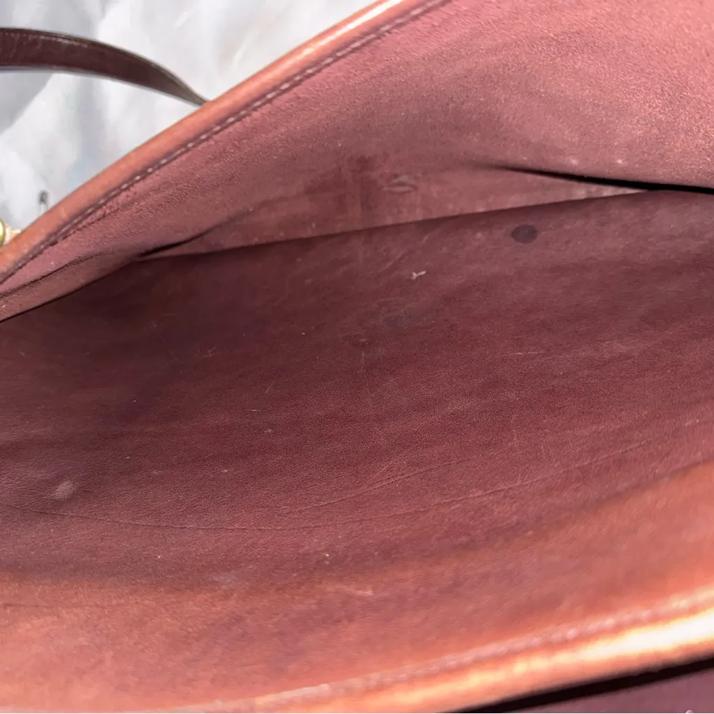 Coach Vintage  Shoulder brief. Style 5230 in mahogany - Image 3